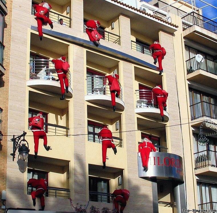 Invasion de p�res-noel