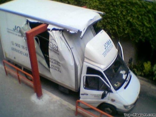 Camion éventré