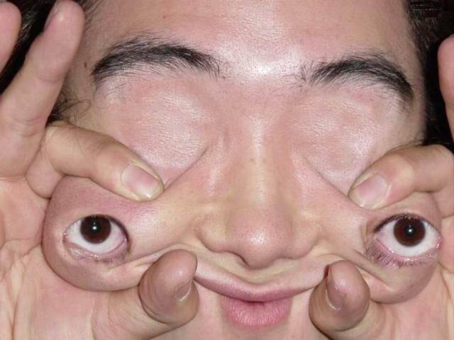 Grimace avec les yeux