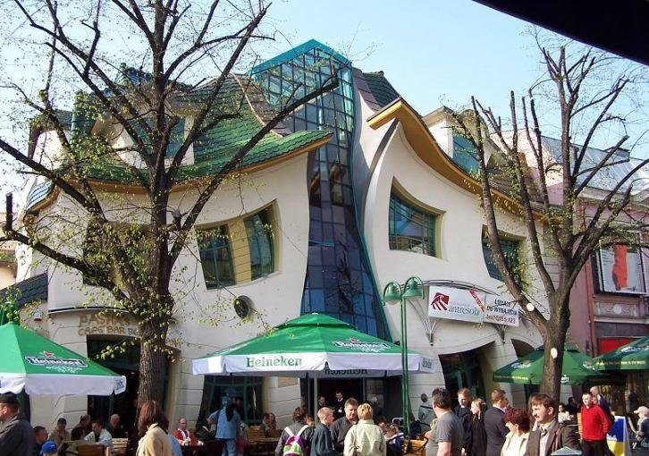Une maison tordue