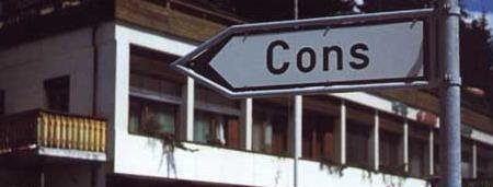 Les cons sont par là