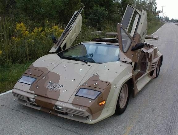 Voiture de sport militaire